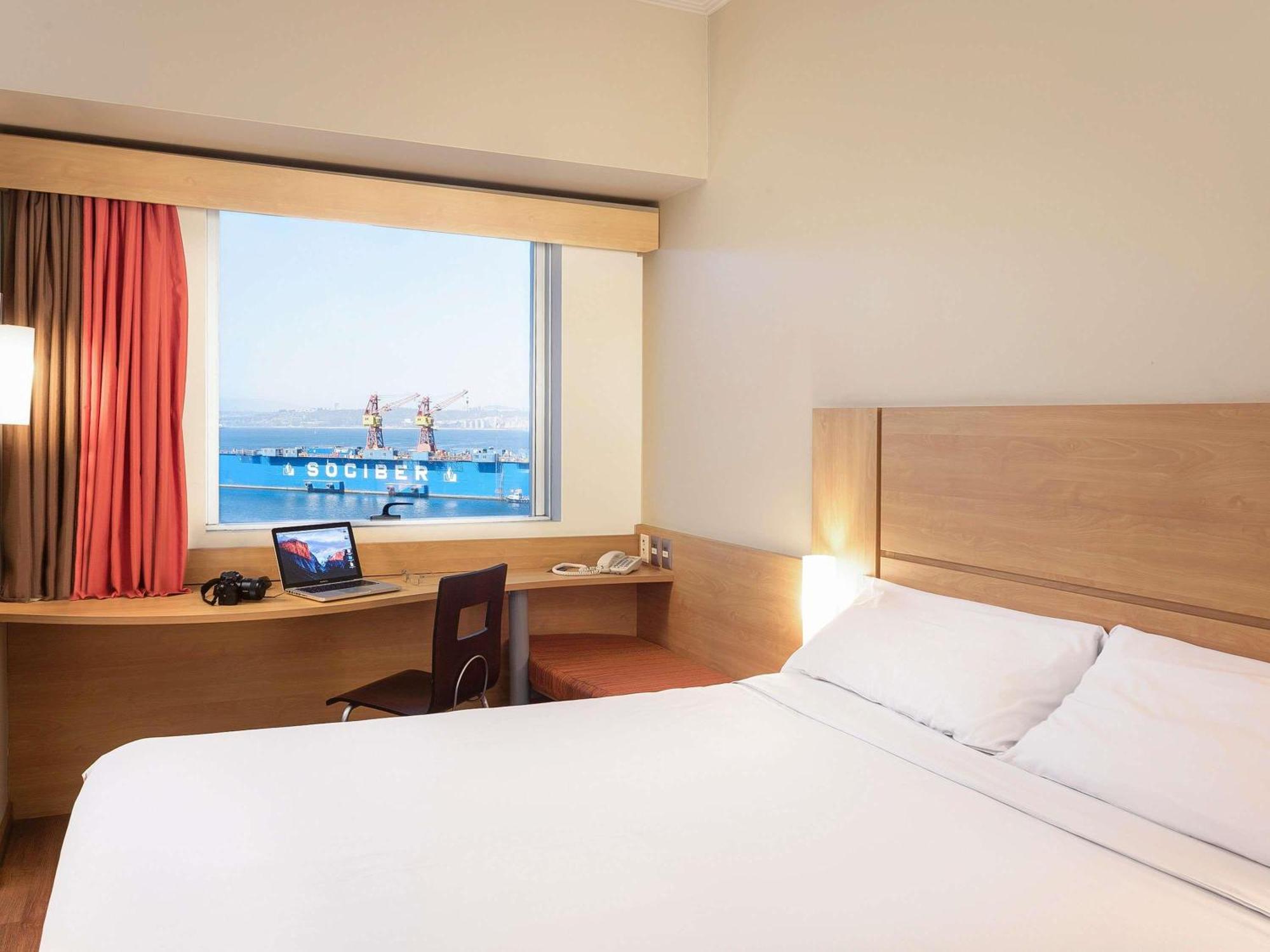 Ibis Hotel 3*